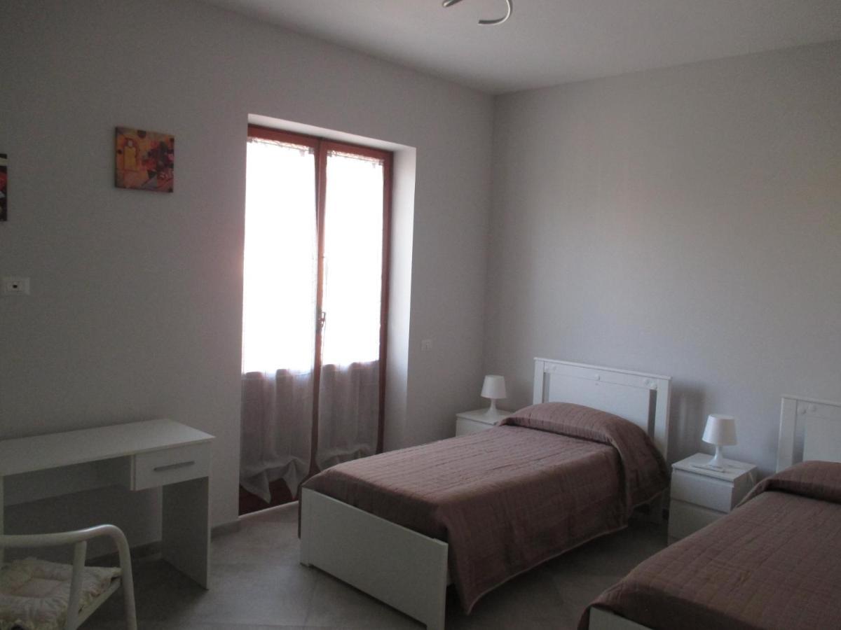 רומא Anagnina Apartment Capistrano מראה חיצוני תמונה